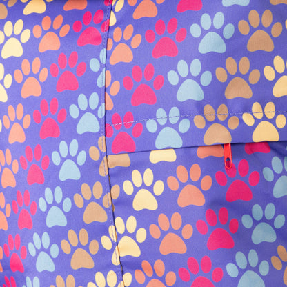Close view of the Diagonal Paws multicolor print and folded seam.