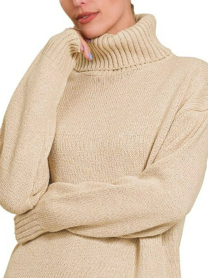 Close-up of the ribbed turtleneck and long sleeves