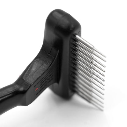 Close-up of the 13-pin head on the Jeffers single-row undercoat rake.